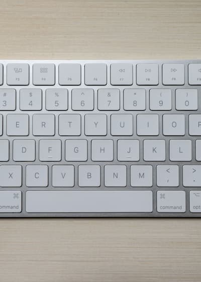 AI 生成的机械键盘产品广告视频封面 — 敲击 ASMR